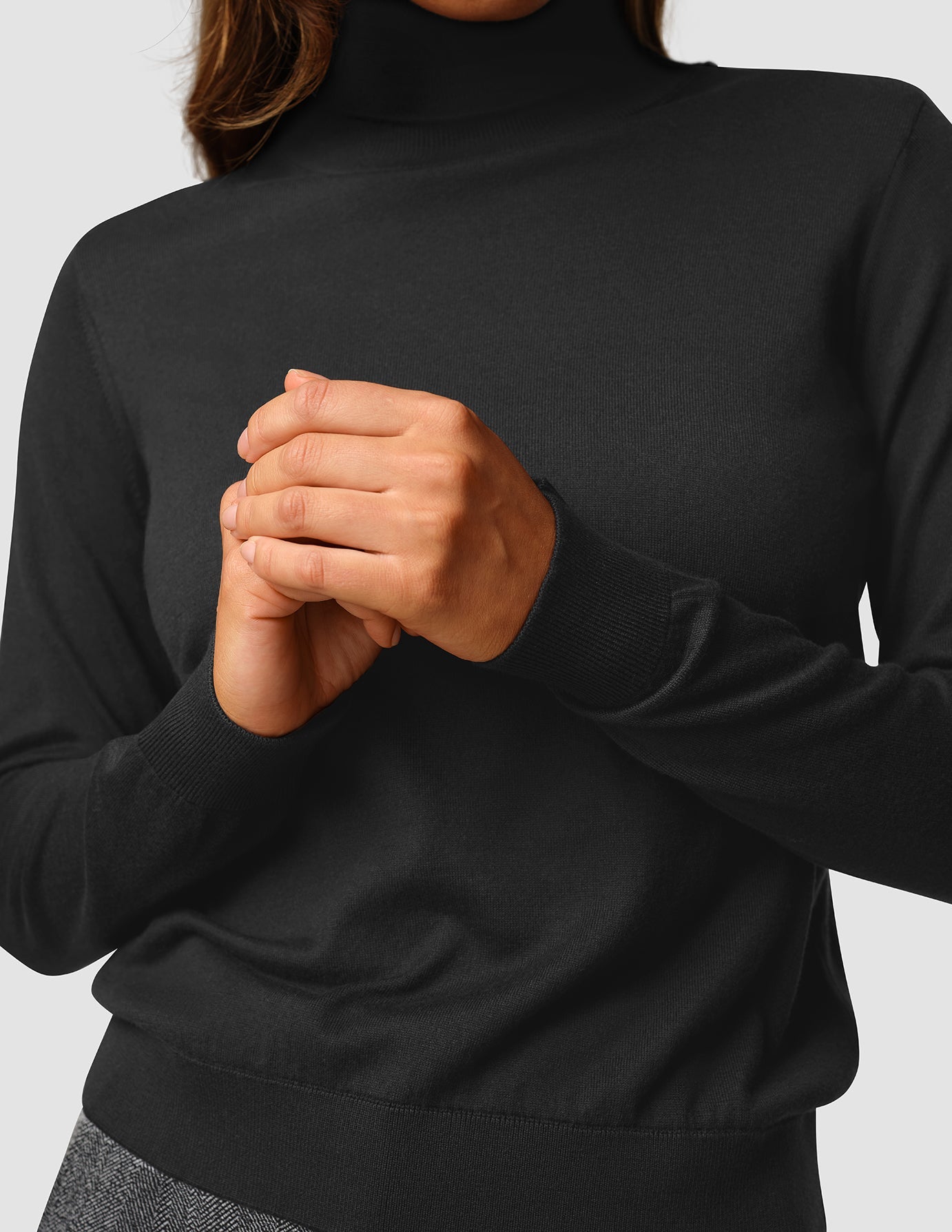 Fin Strik Black Turtleneck