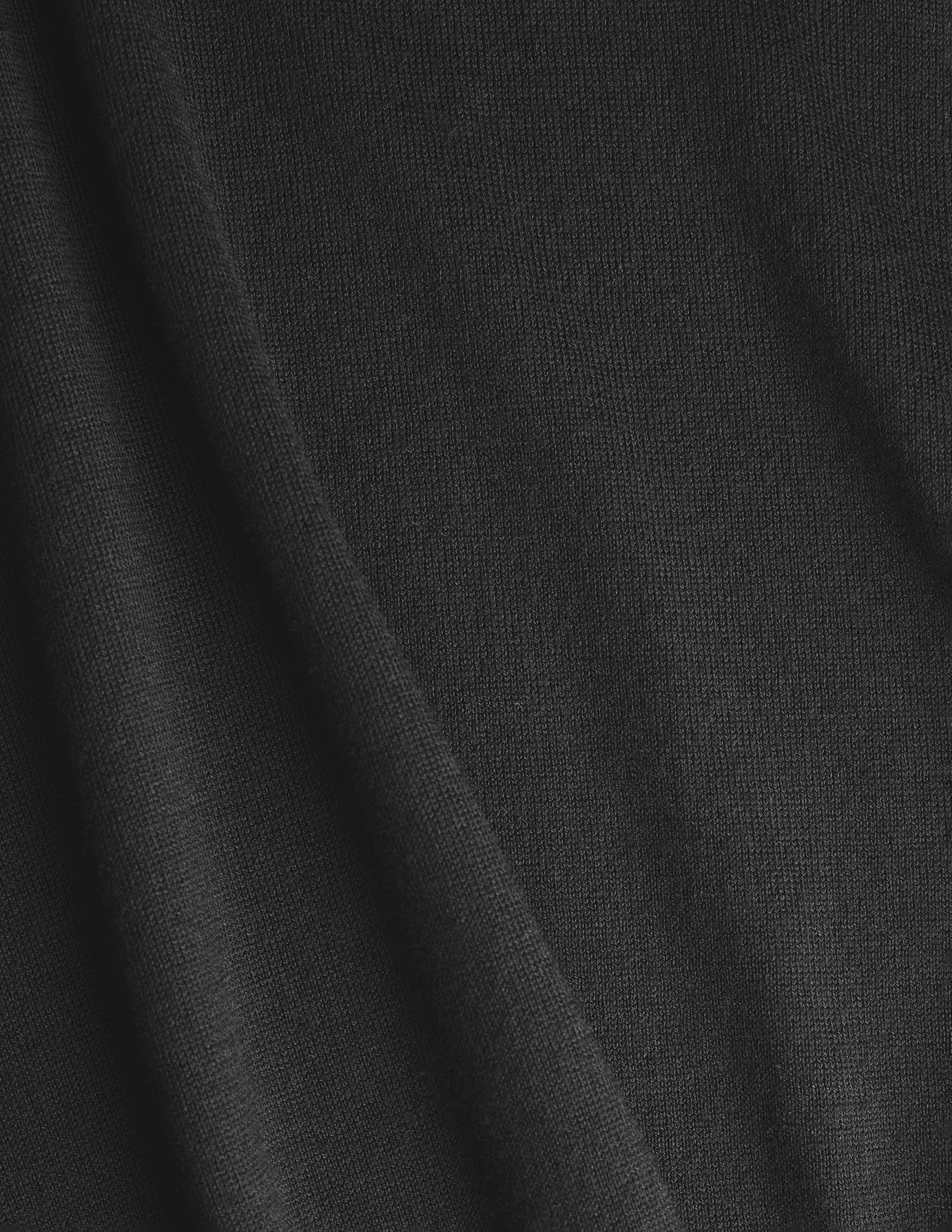 Fin Strik Black Turtleneck