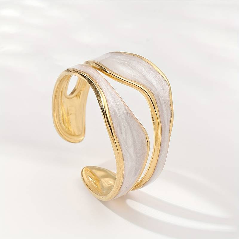 Vintage Ring in White Gold